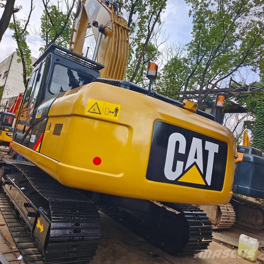 CAT 320 D2 Гусеничні екскаватори