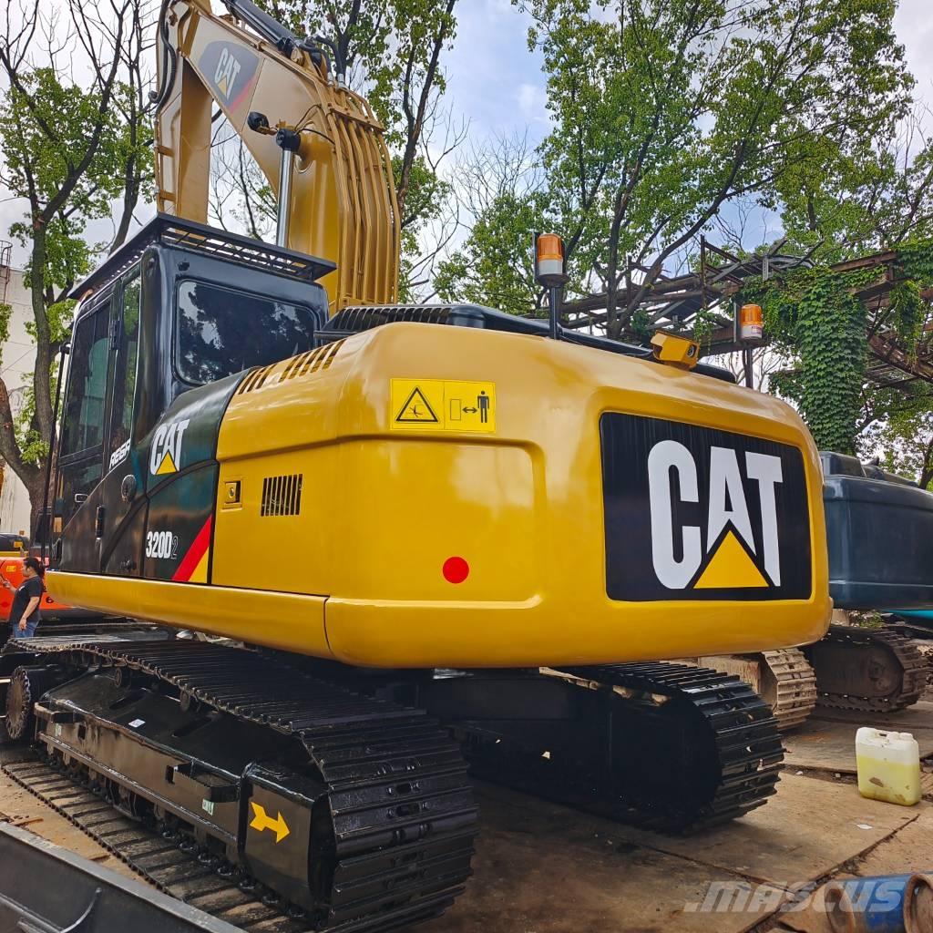 CAT 320 D2 Гусеничні екскаватори