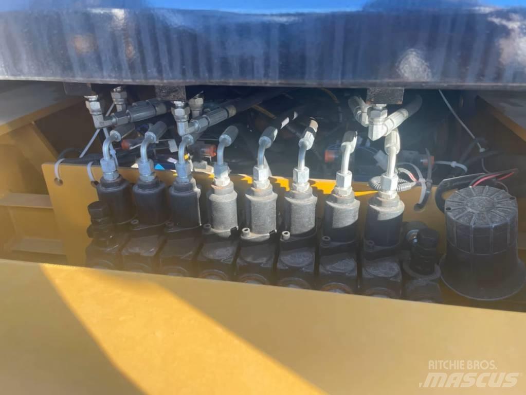 CAT 420 F Екскаватори-навантажувачі
