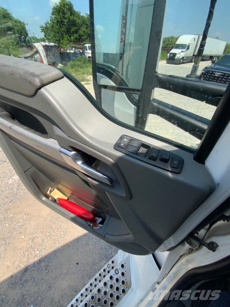 Kenworth T 680 Тягачі