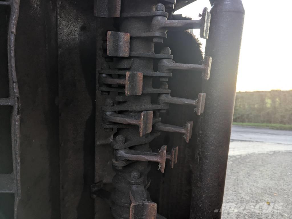 McConnel PA93 Кущорізи