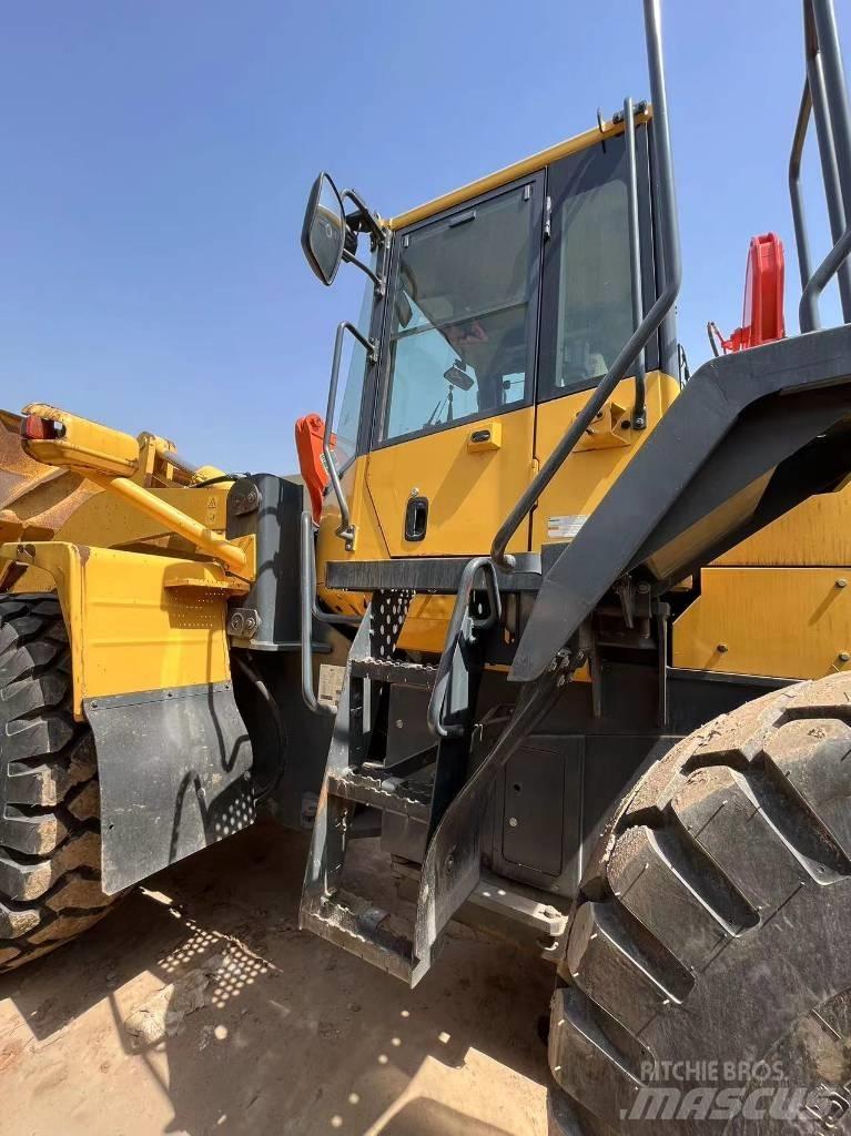 Komatsu WA 380 Фронтальні навантажувачі