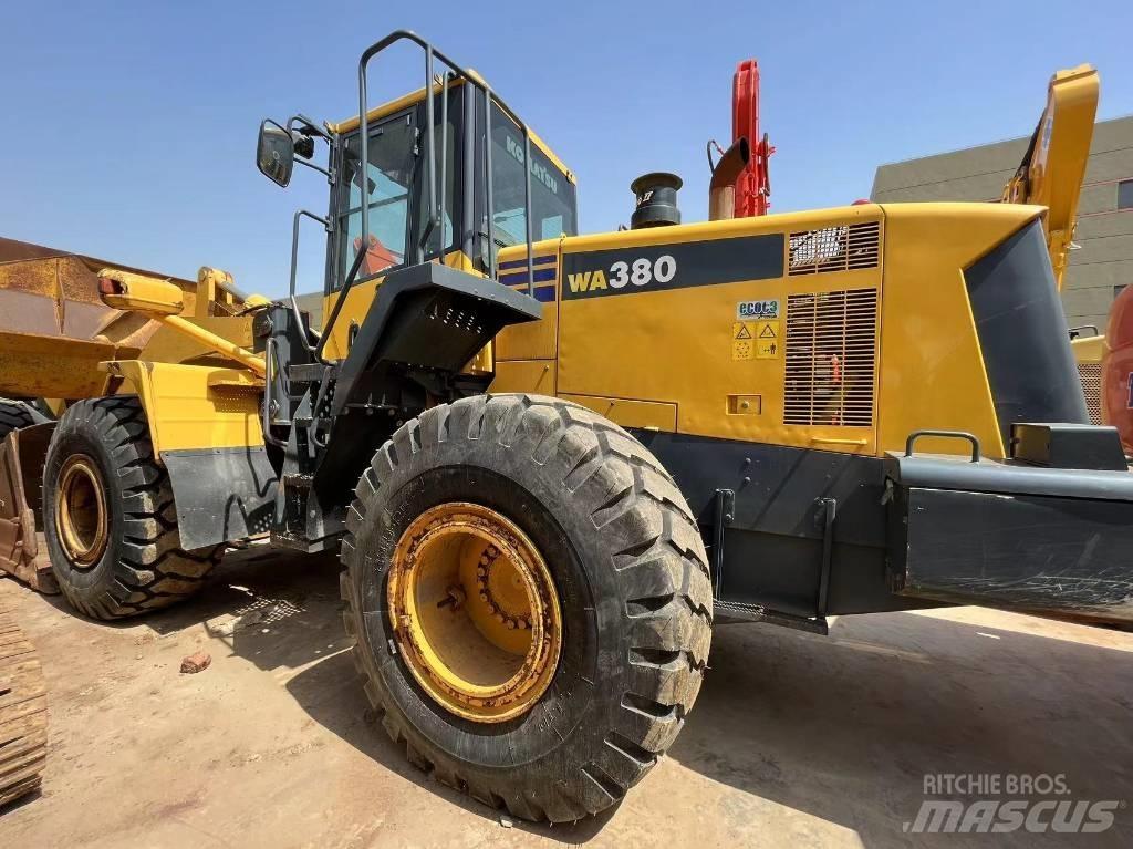 Komatsu WA 380 Фронтальні навантажувачі