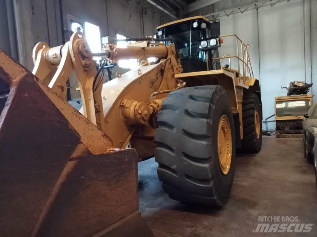 CAT 988H Малі навантажувачі