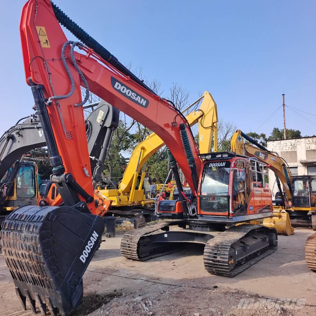 Doosan DX 300 LC Гусеничні екскаватори
