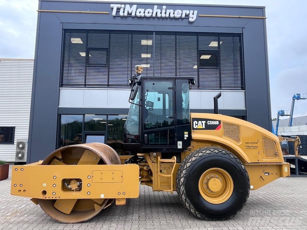 CAT CS66B Грунтові котки
