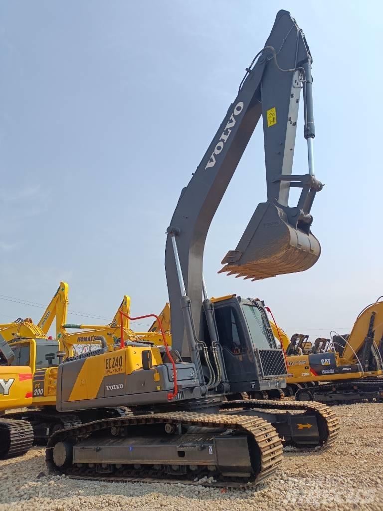 Volvo EC 240 Гусеничні екскаватори