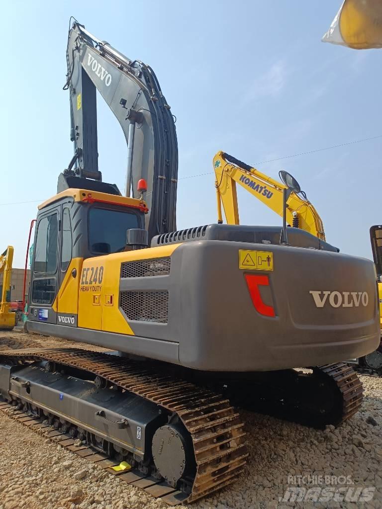 Volvo EC 240 Гусеничні екскаватори