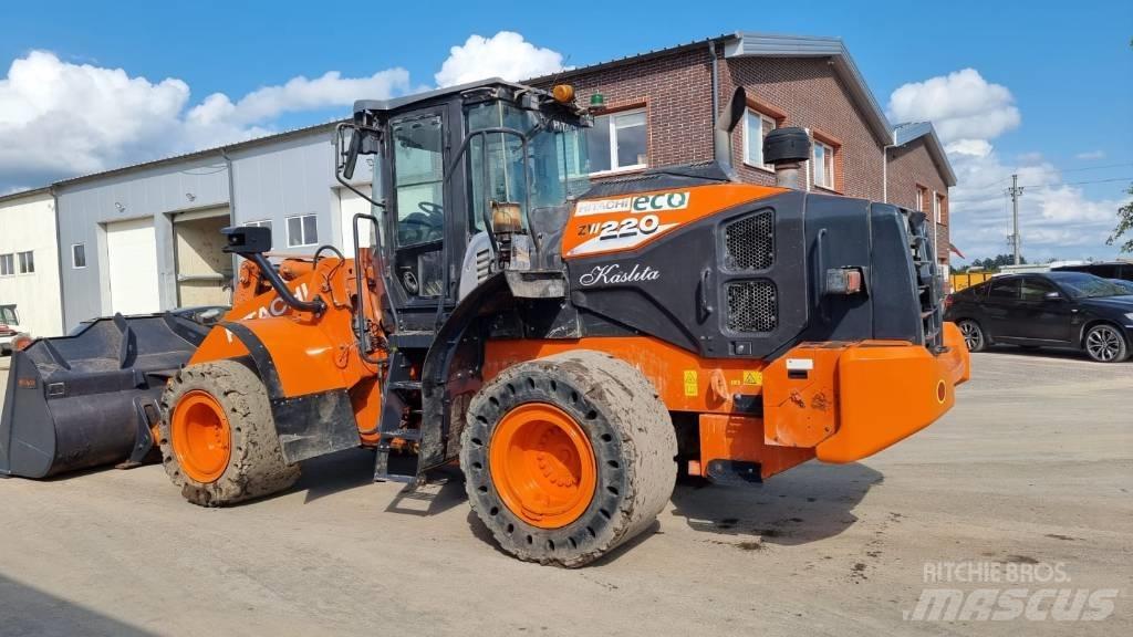 Hitachi ZW 220-6 Фронтальні навантажувачі