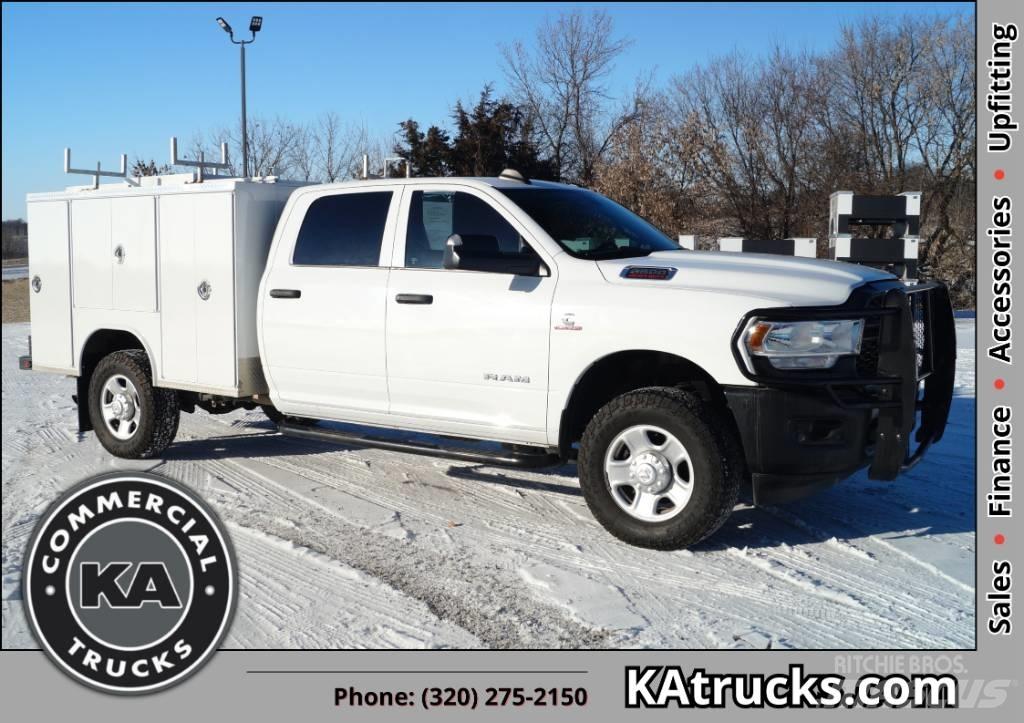 RAM 3500 TRADESMAN Пікапи / Бічне розвантаження