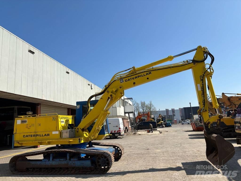 CAT 225 Гусеничні екскаватори