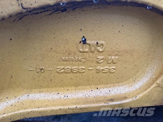 CAT 908 BUCKET LINK Ковші