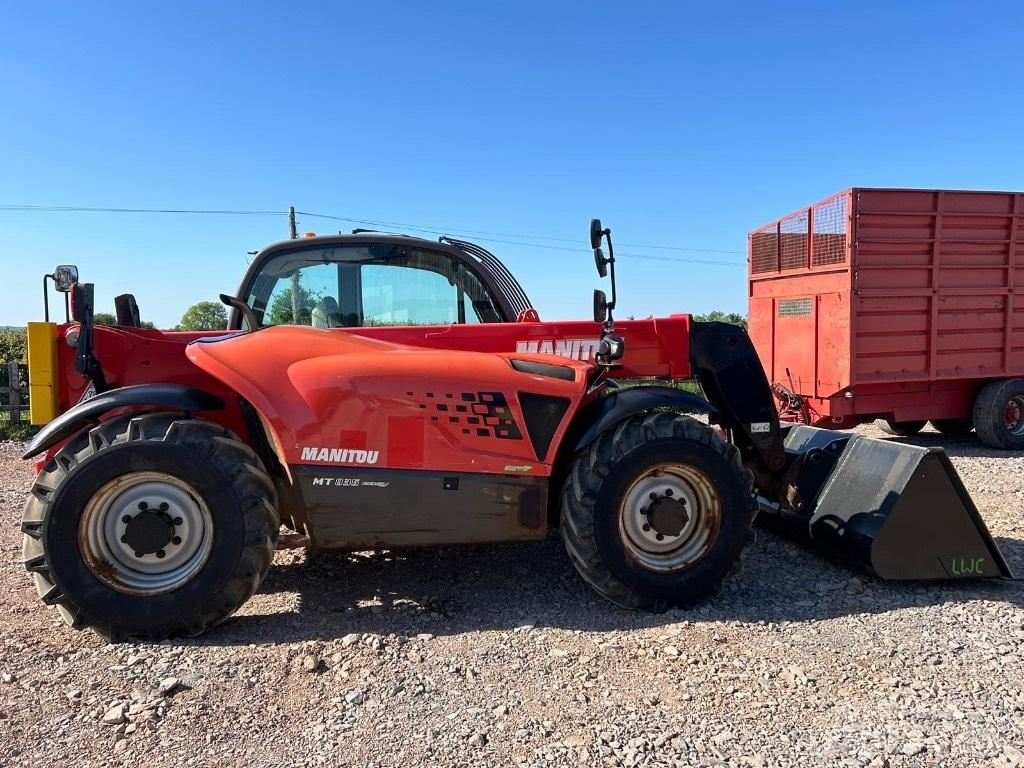 Manitou MT 835 Телескопічні навантажувачі
