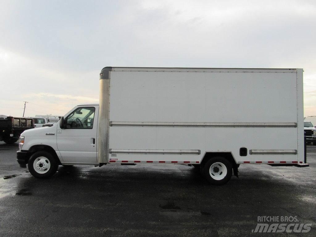 Ford E-350 Фургони