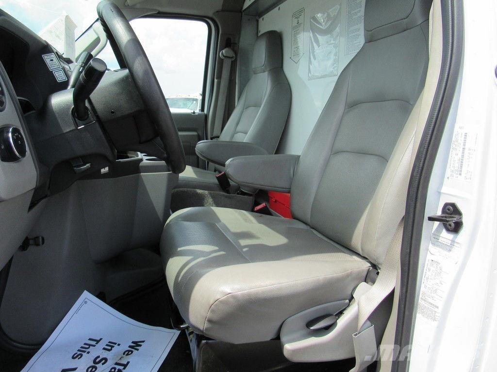 Ford E-350 Фургони