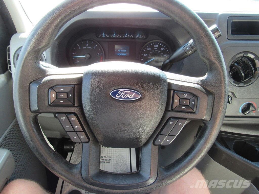 Ford E-450 Фургони