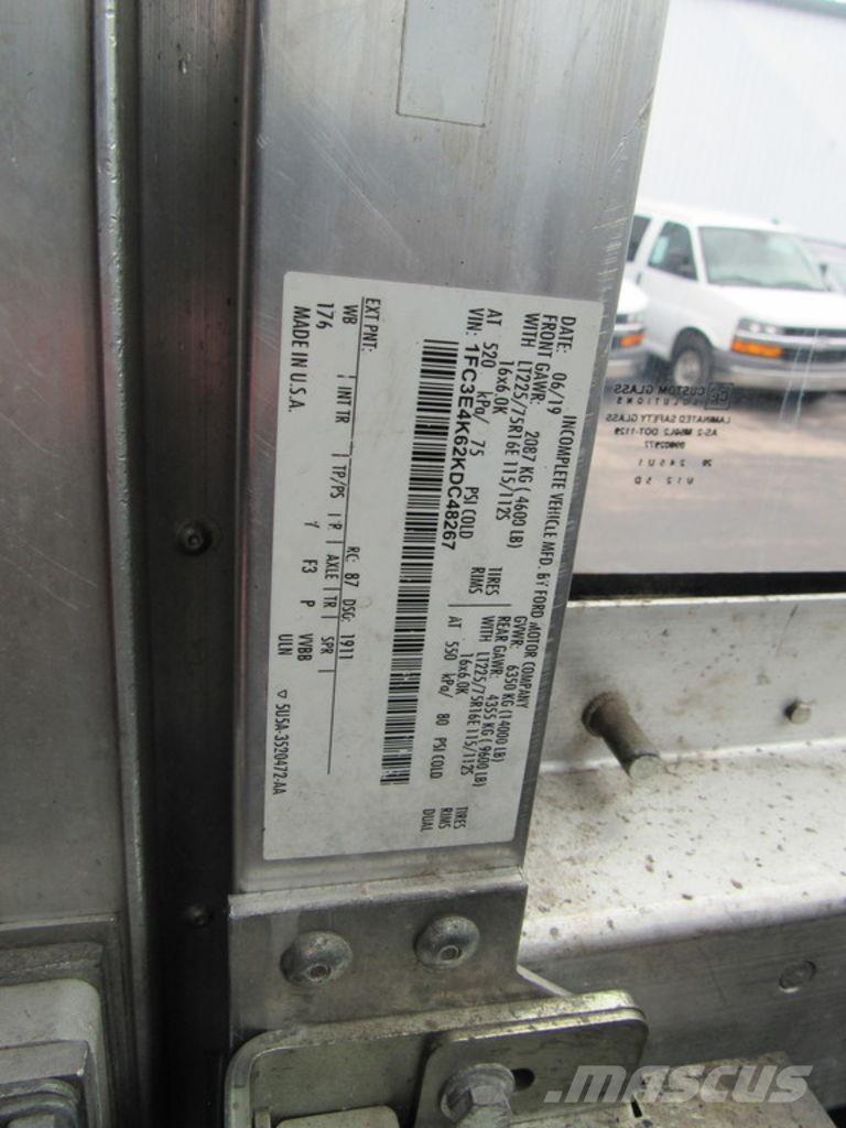 Ford E-450 Фургони