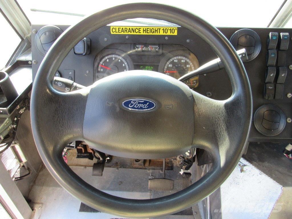 Ford E-450 Фургони