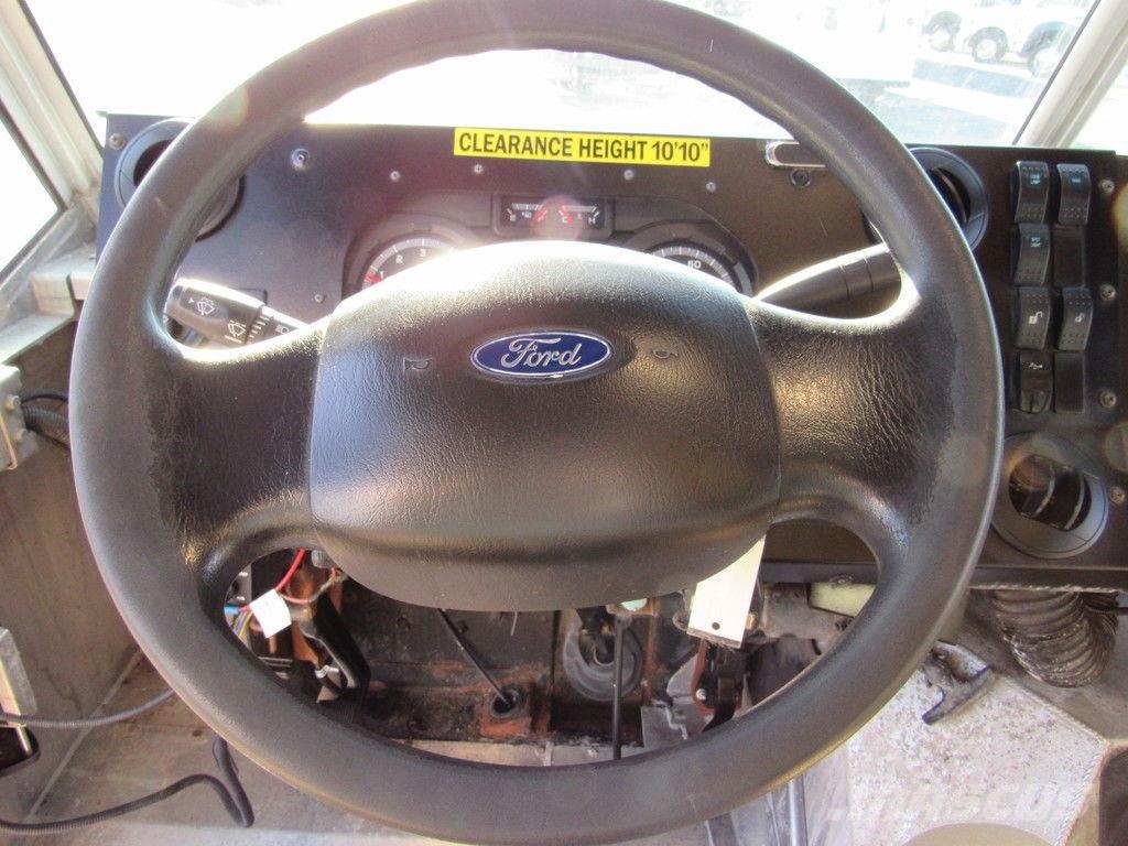 Ford E-450 Фургони