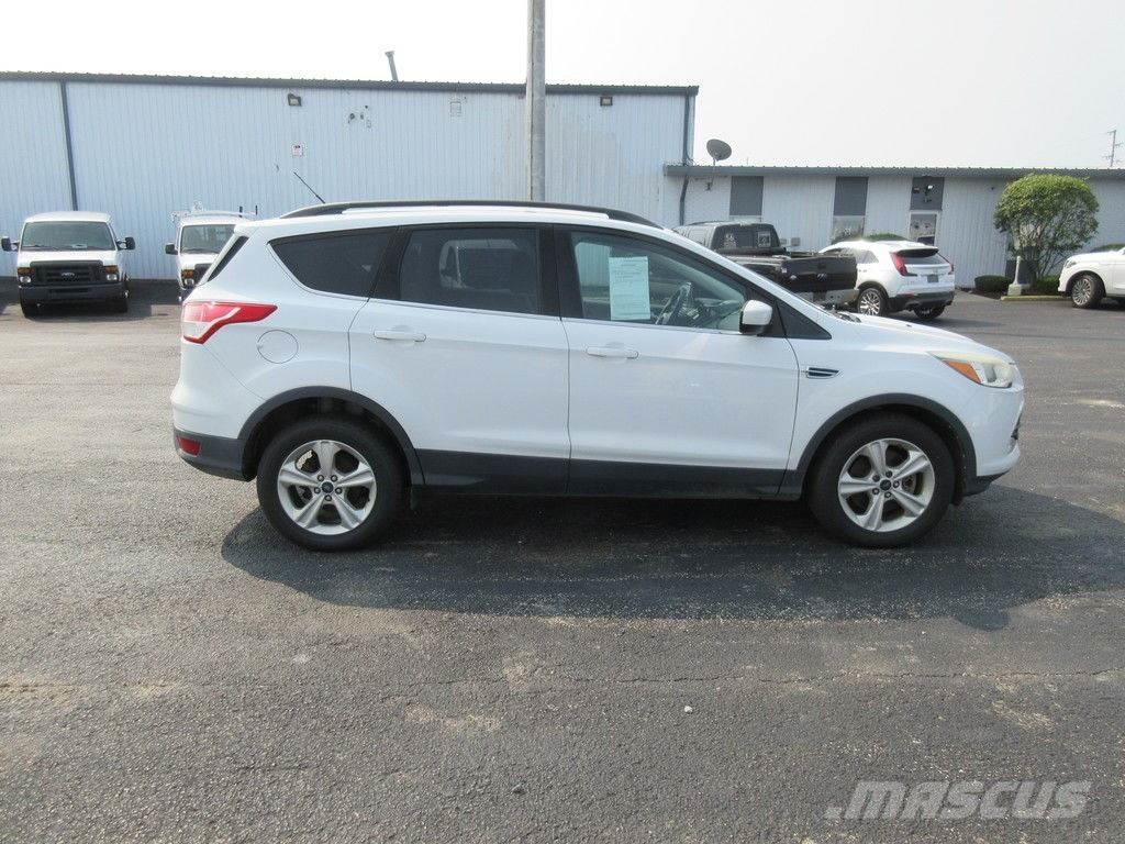 Ford Escape Автомобілі