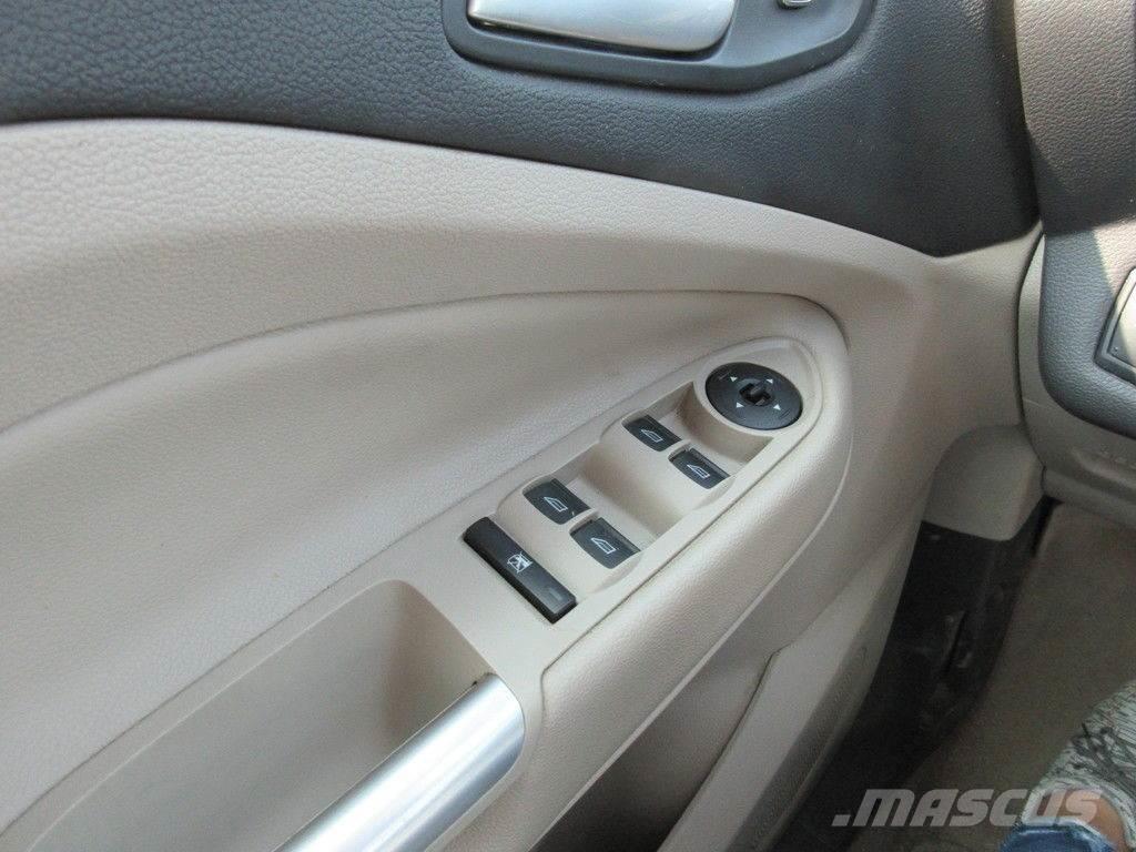 Ford Escape Автомобілі