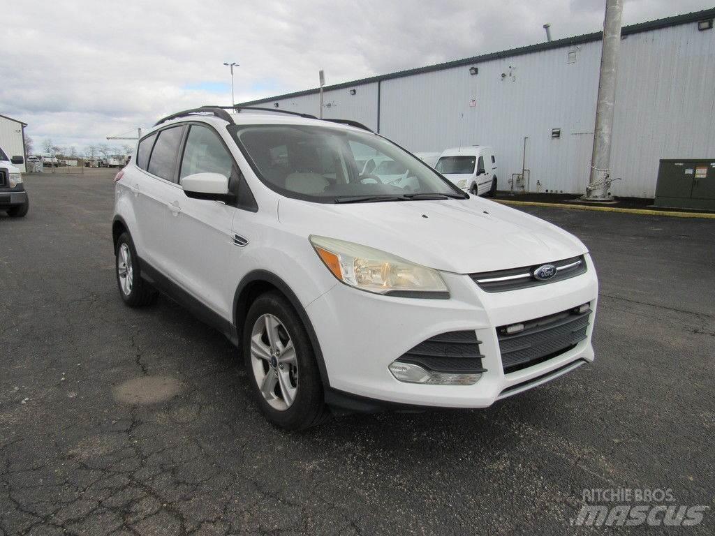Ford Escape Автомобілі