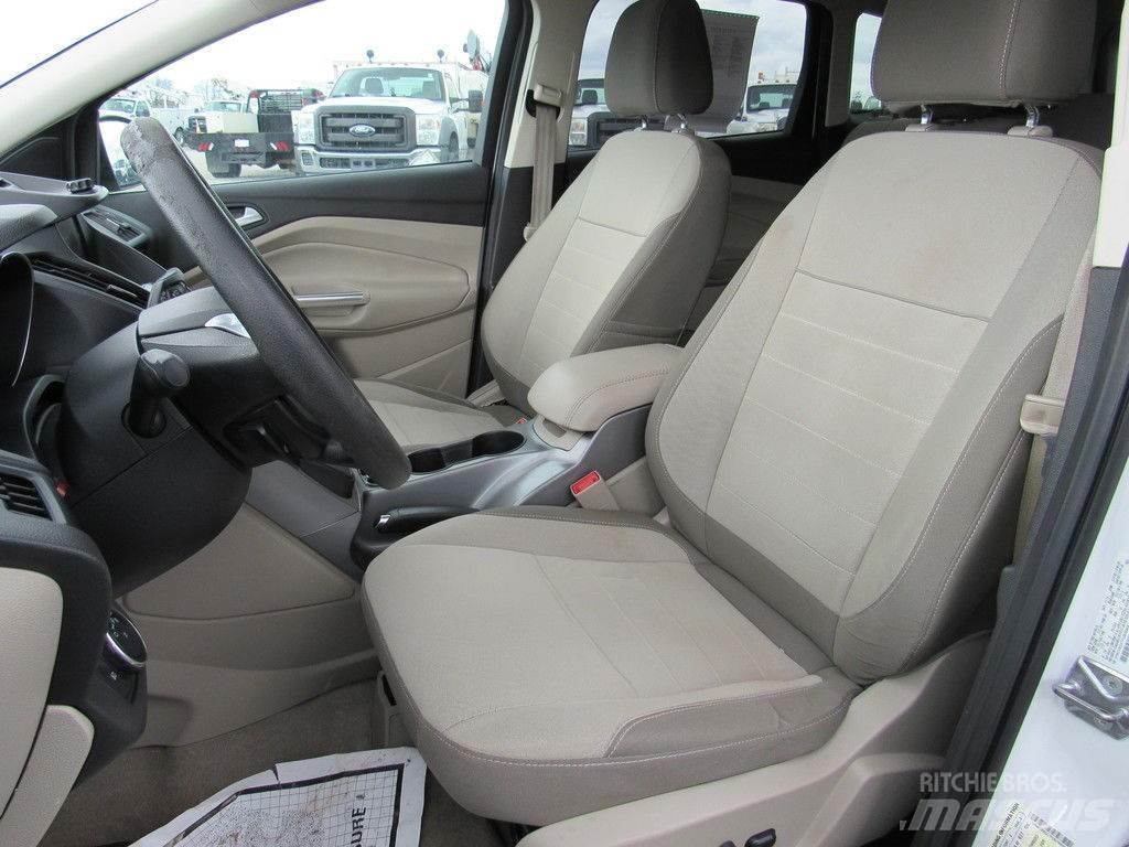 Ford Escape Автомобілі