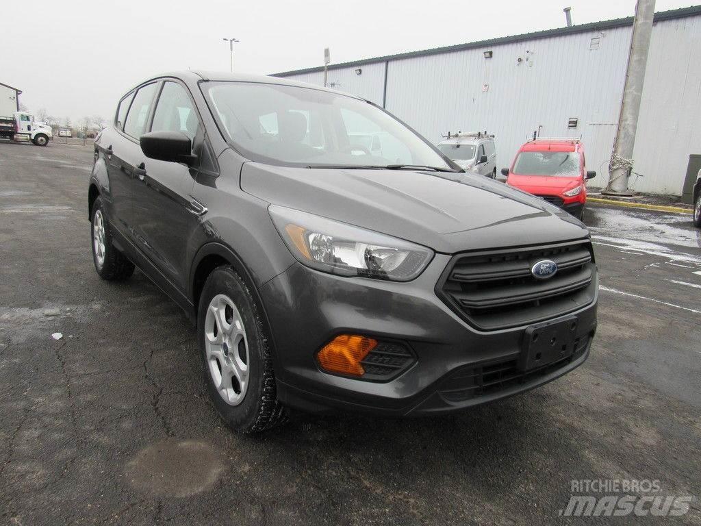 Ford Escape Автомобілі