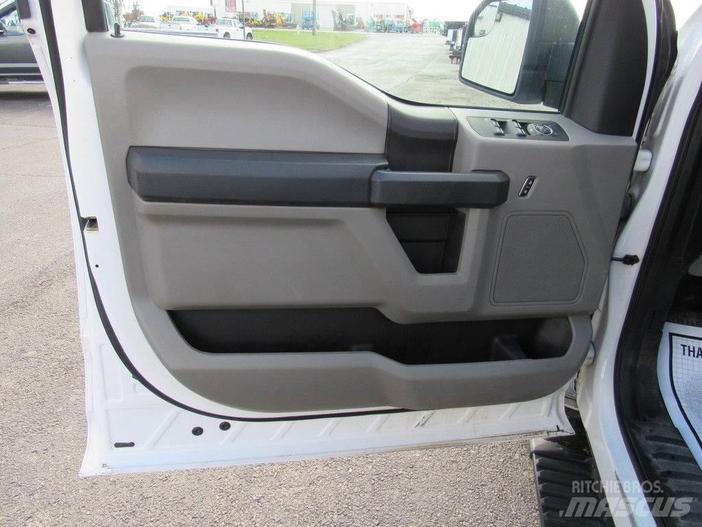 Ford F-150 Пікапи / Бічне розвантаження
