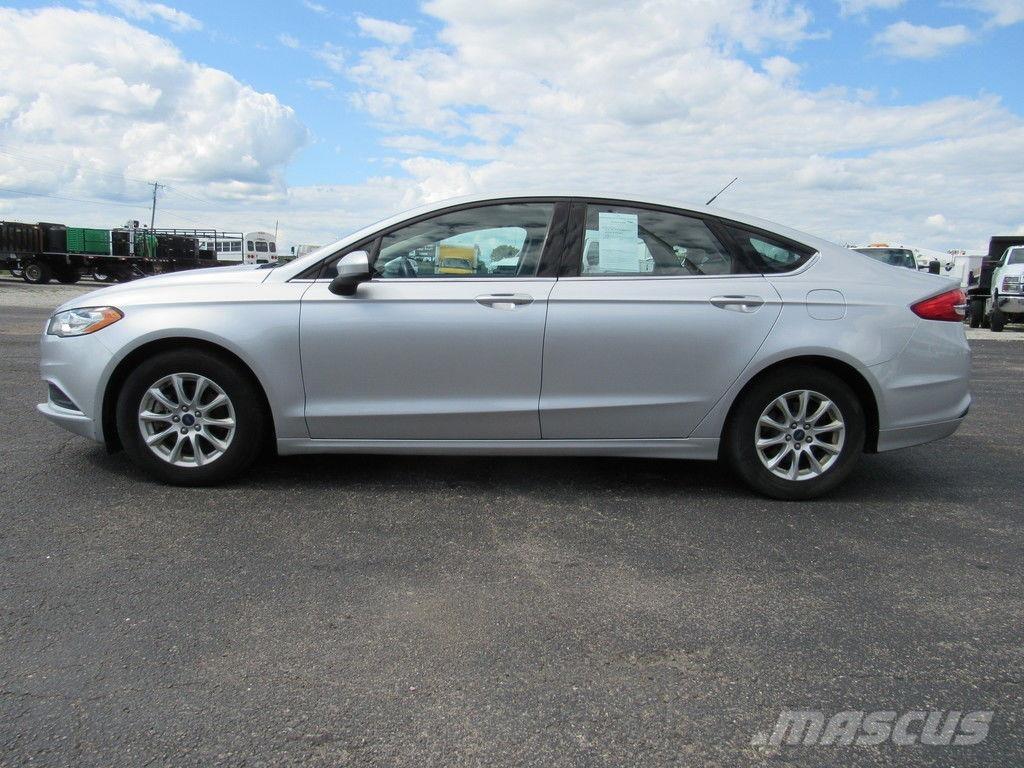 Ford Fusion Автомобілі