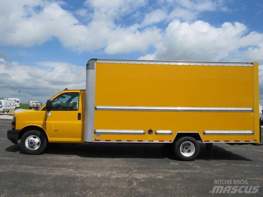 GMC Savana 3500 Фургони