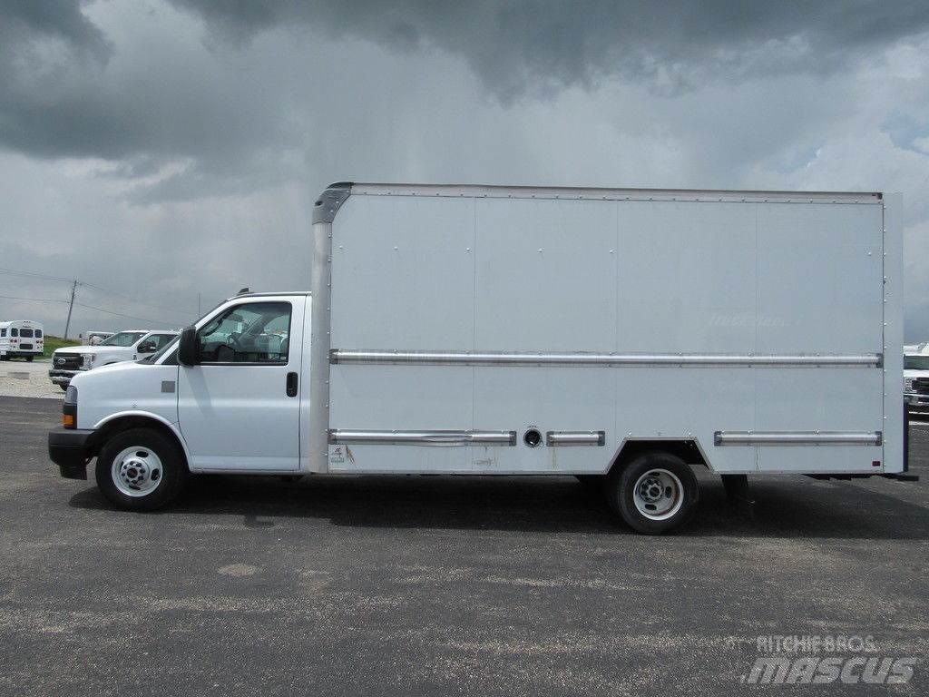 GMC Savana 3500 Фургони