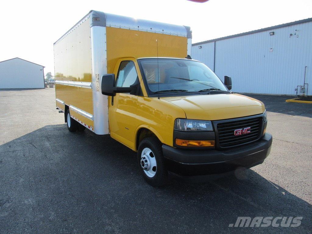 GMC Savana 3500 Фургони
