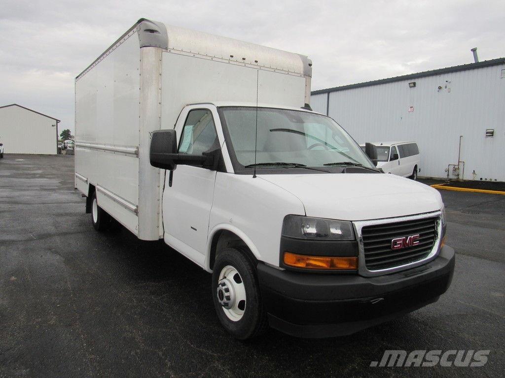 GMC Savana 3500 Фургони