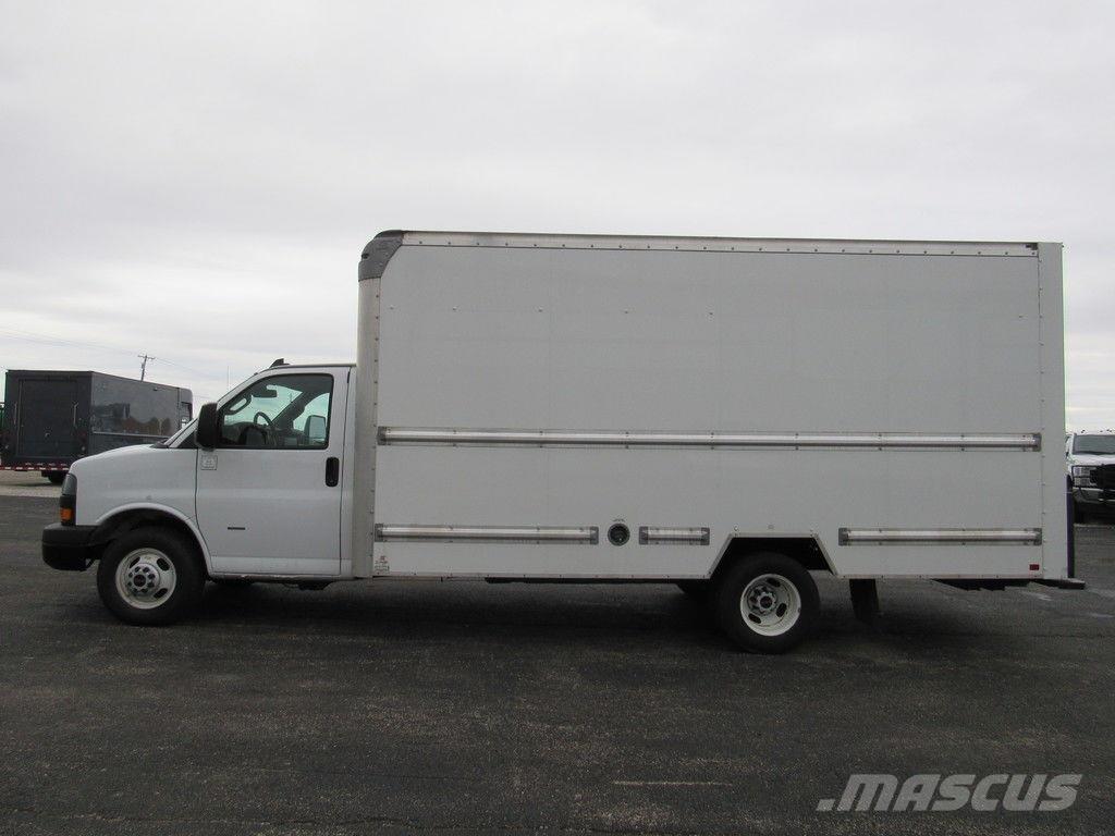 GMC Savana 3500 Фургони