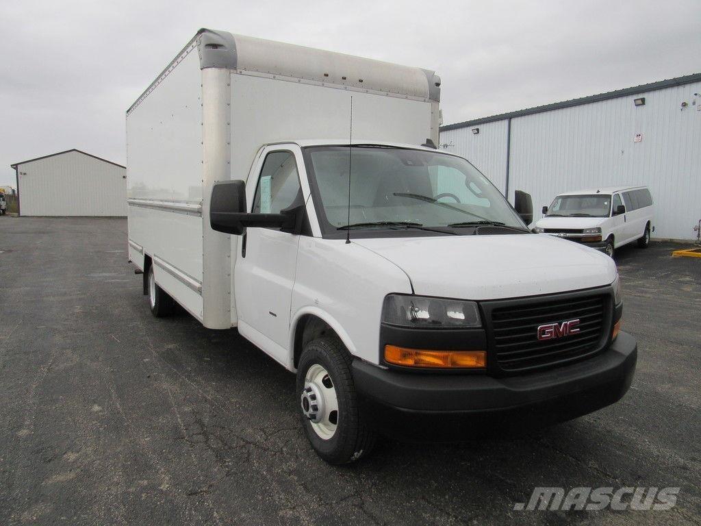 GMC Savana 3500 Фургони