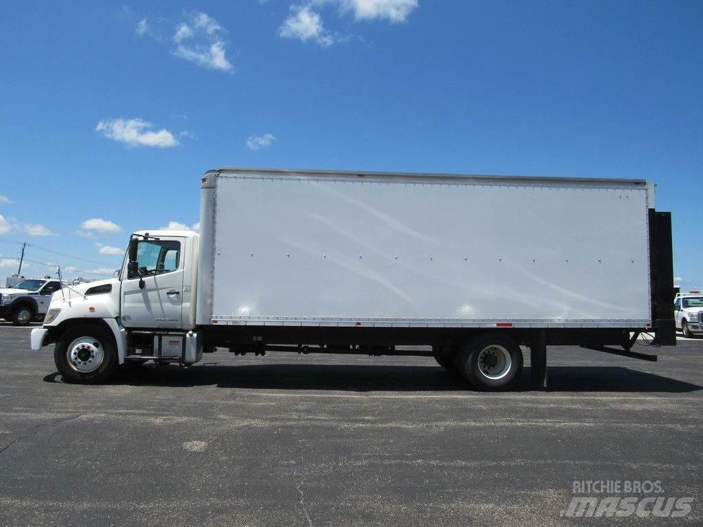 Hino 338 Фургони