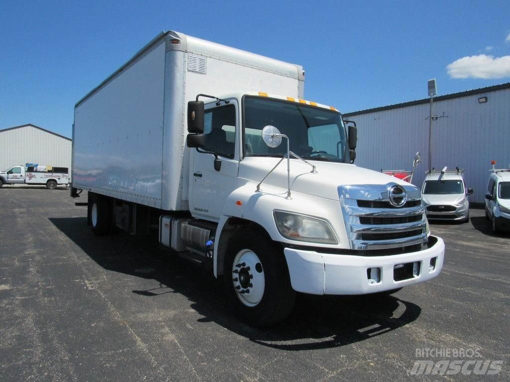 Hino 338 Фургони