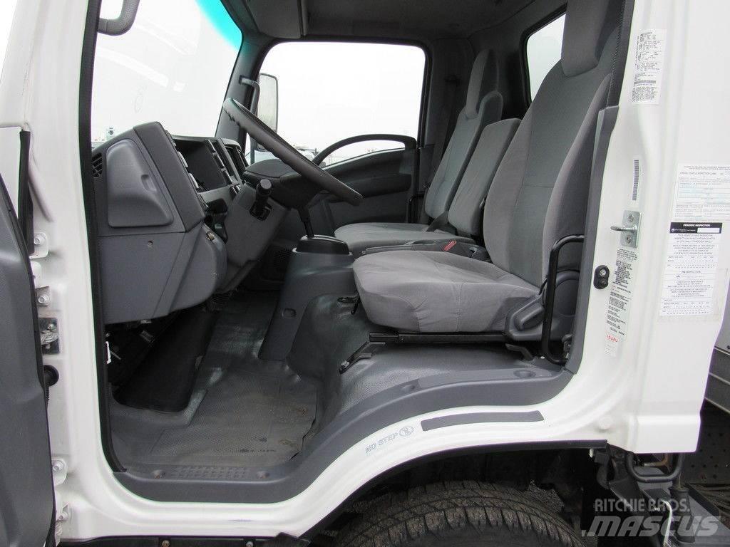 Isuzu NPR Фургони