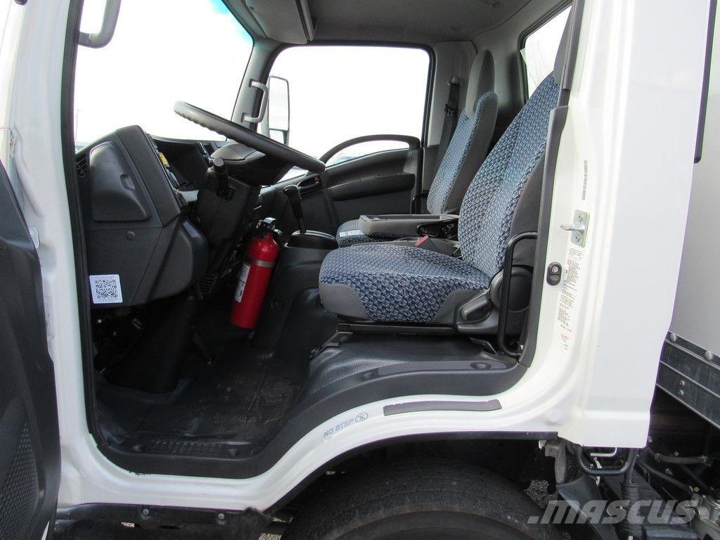 Isuzu NPR XD Фургони