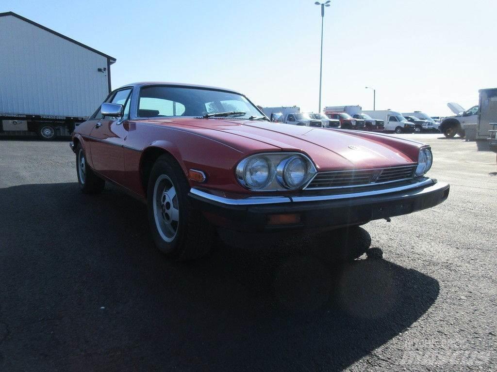 Jaguar XJ Автомобілі