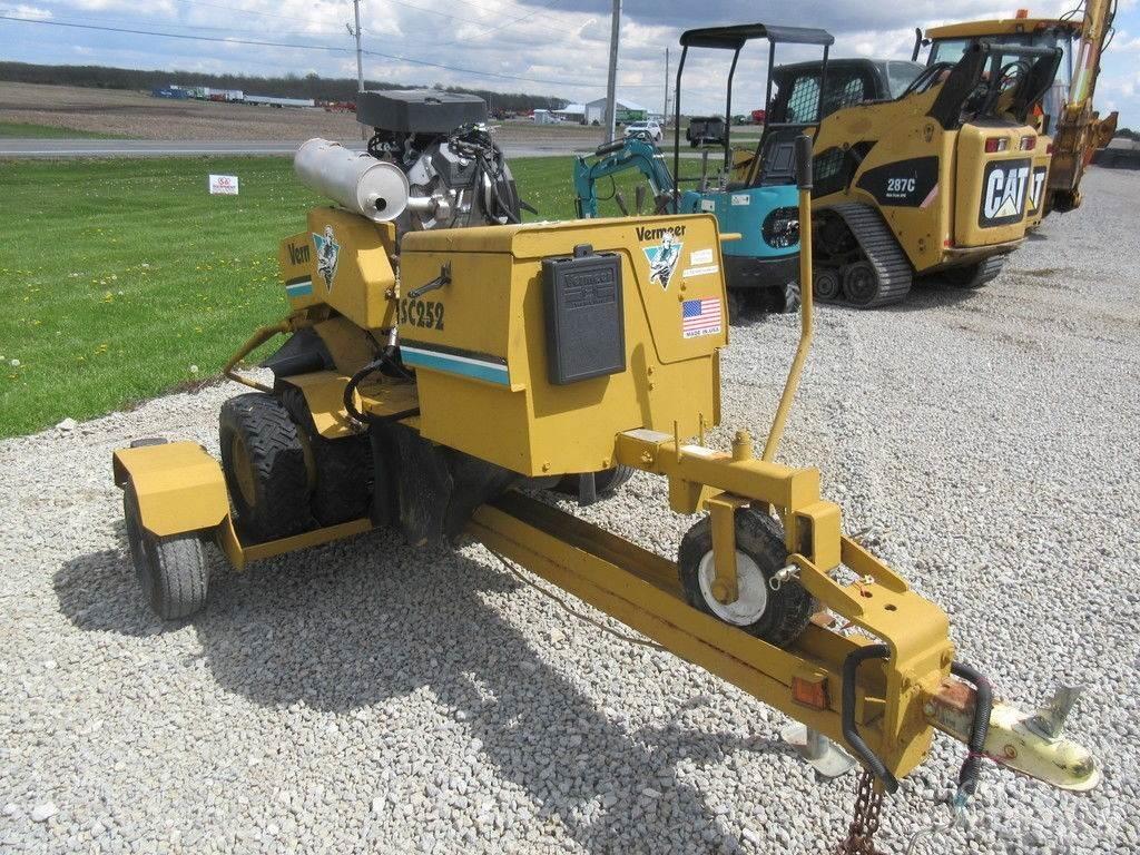 Vermeer SC252 Машини для подрібнення пнів