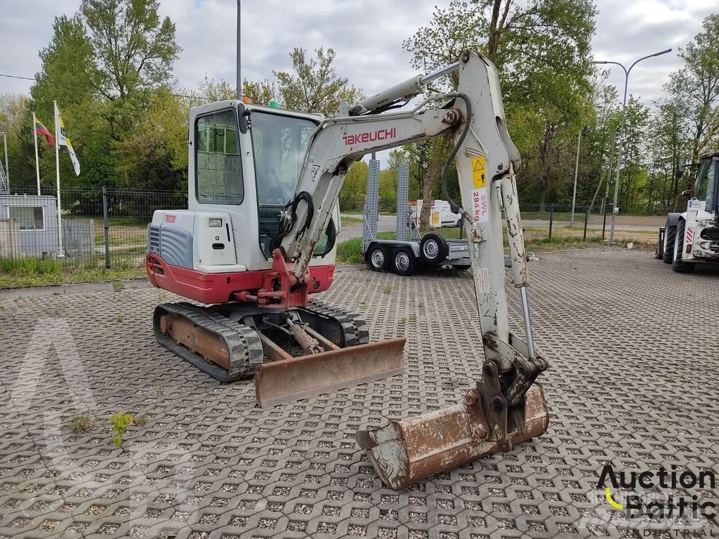 Takeuchi TB228 Міні-екскаватори < 7т