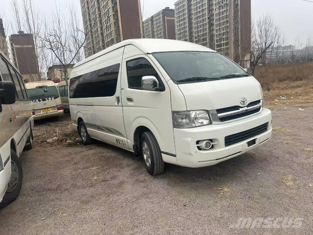 Toyota Hiace Міжміські автобуси