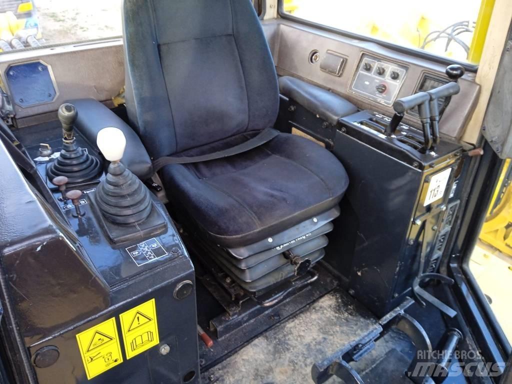 Komatsu D 155 AX-3 Гусеничні бульдозери
