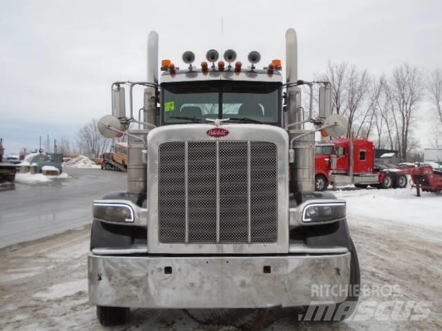 Peterbilt 388 Тягачі