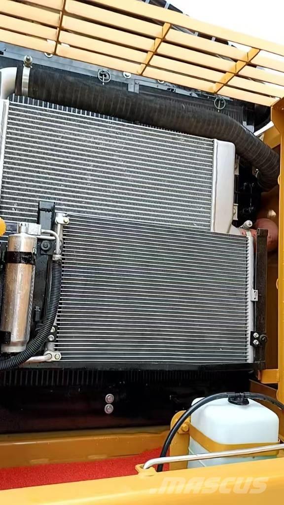 CAT 320DL Гусеничні екскаватори