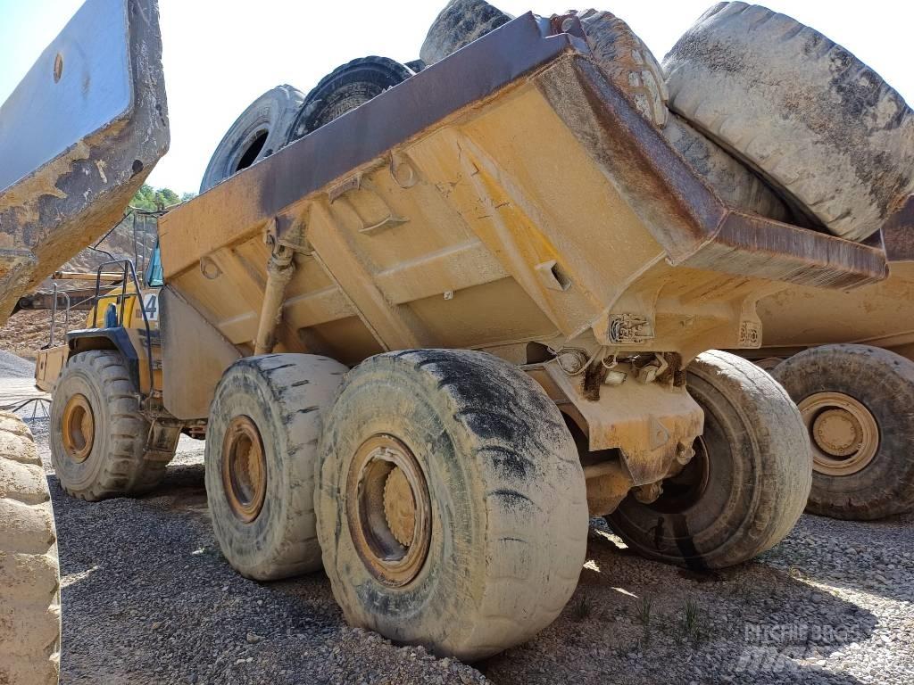 Bell B 40 D Зчленовані самоскиди