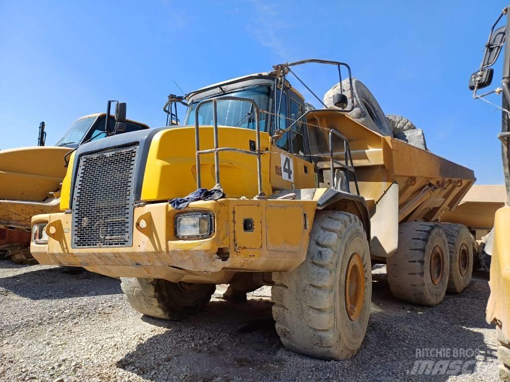 Bell B 40 D Зчленовані самоскиди