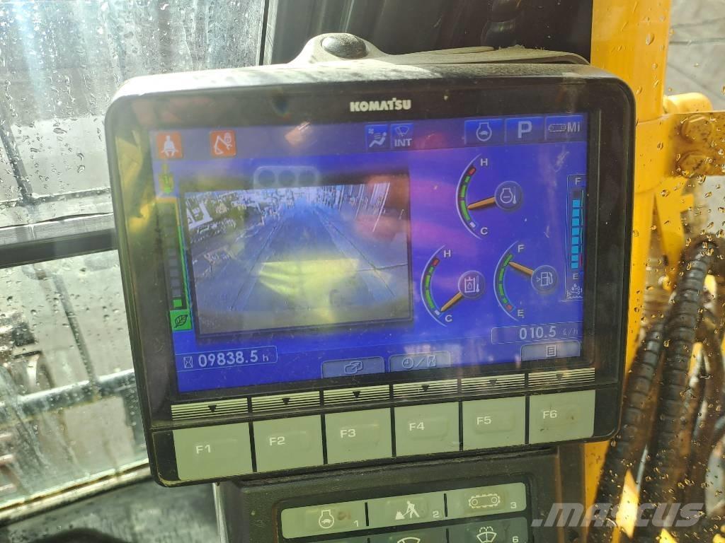 Komatsu PC490LC-11 Гусеничні екскаватори